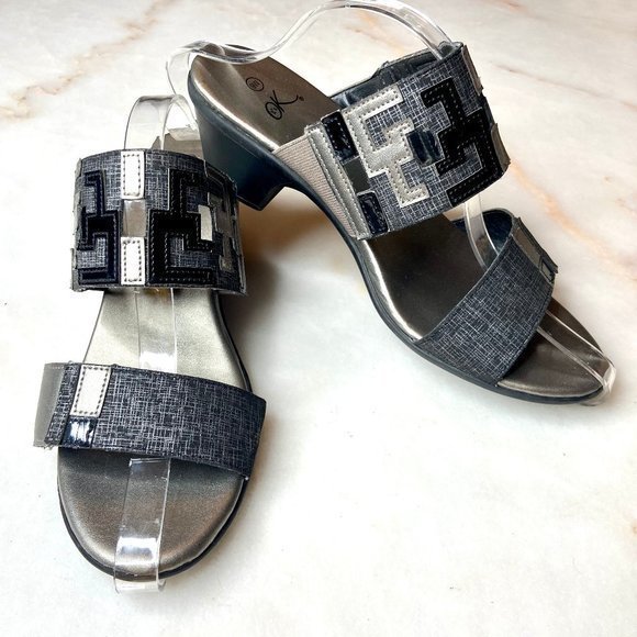 Silver and Black Elastic Band Slide Flat Sandal Sz. 9.5 Wide - Picture 1 of 9